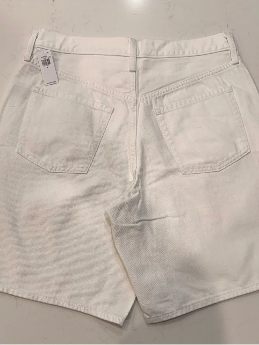 NWT – Old Navy Mid Rise Baggy White Denim Jean Shorts – Size 8